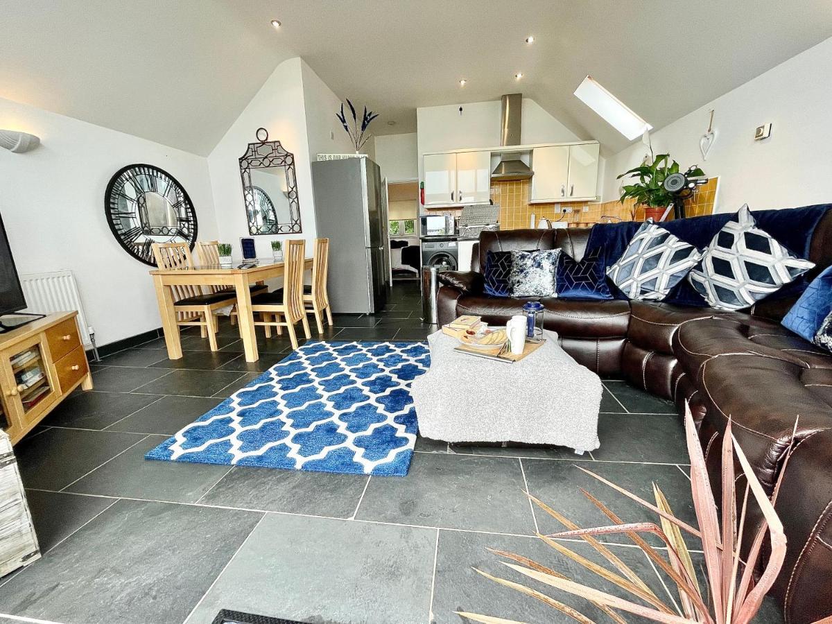 The Mermaids Watch Pendine Dog Friendly Apartment Luaran gambar